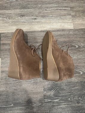 Lucky Brand Tan/Brown Suede Wedge Lace-Up Ankle Boots